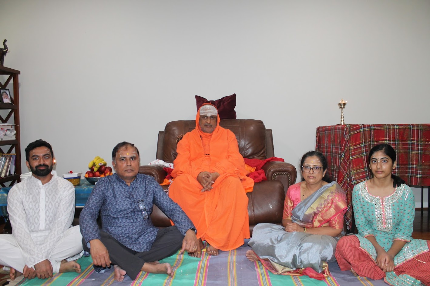 Pada Pooja of His Holiness Jagadguru Sri Shivarathri Deshikendra ...